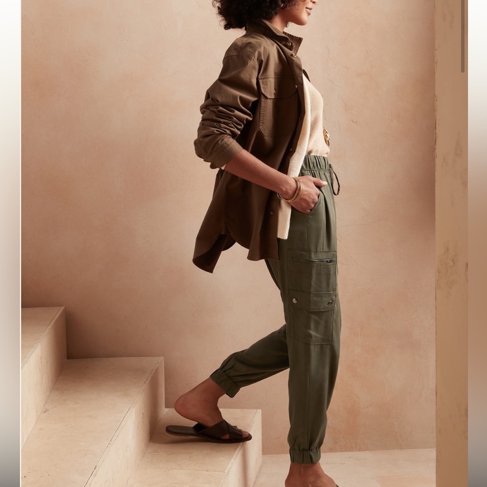 NWT Banana Republic Cargo Jogger-Steel green
